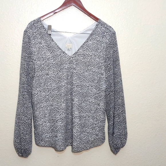 a new day Tops - PRE OWNED A NEW DAY SIZE SMALL LEOPARD PRINT